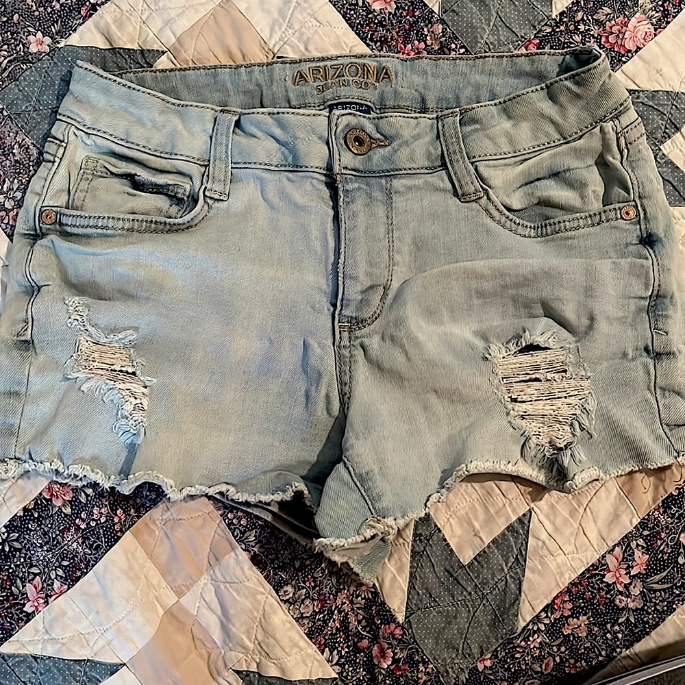 Arizona jeans co. Size 7 in juniors